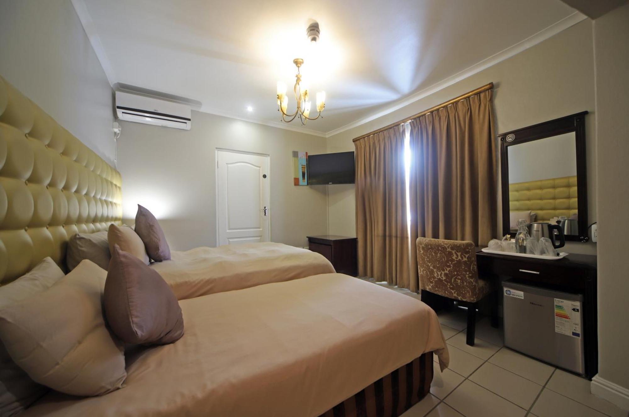 Savoy Lodge Cape Town Bilik gambar